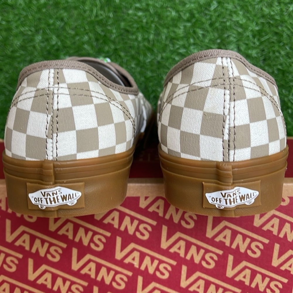 Vans Men’s Authentic
Checkerboard Moon Rock
VN0009PVCH8
Sneakers - Picture 14 of 16